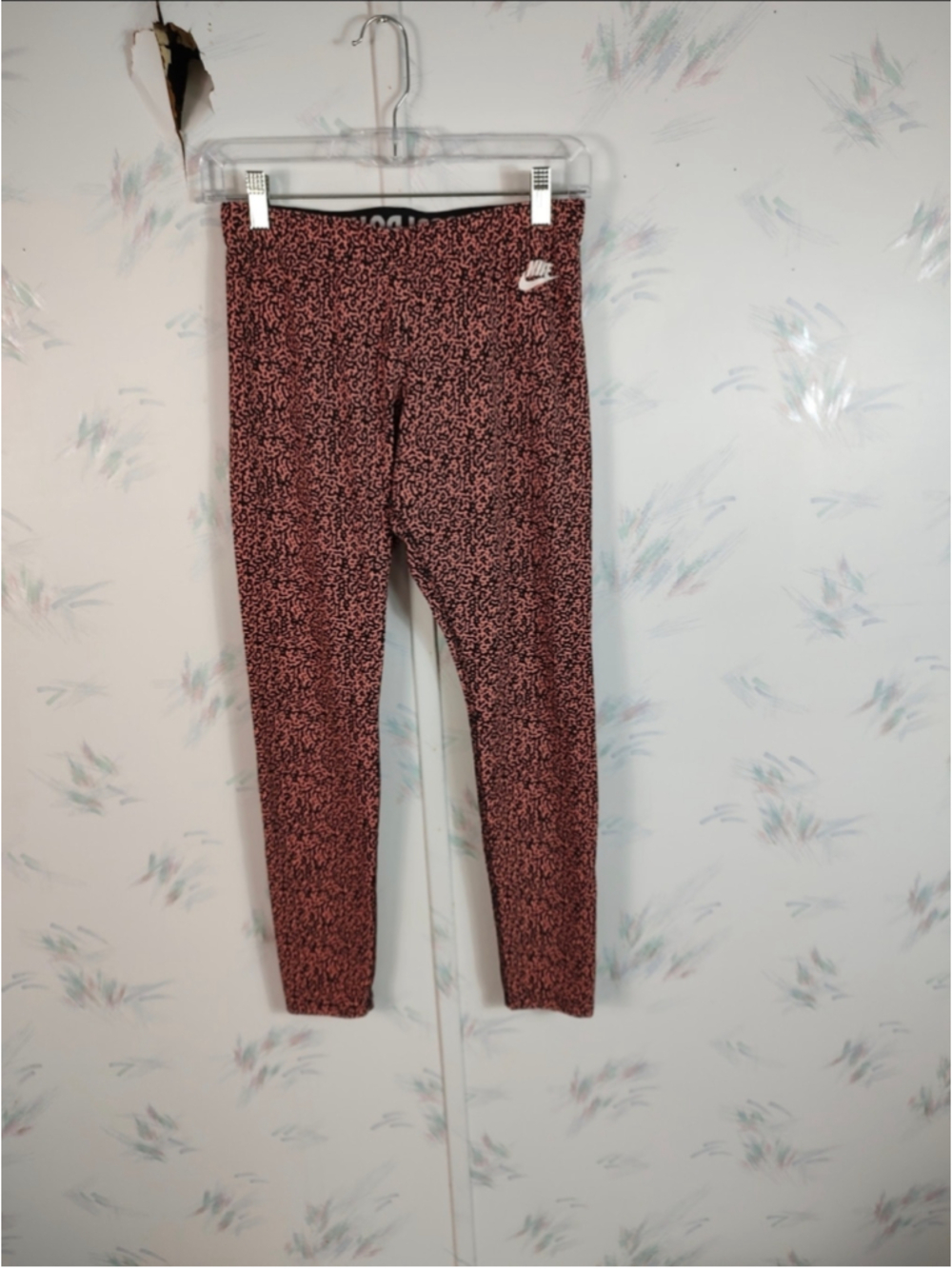 Women's Nike Leggings Orange Black Patterned Athletic Pants Size Medium